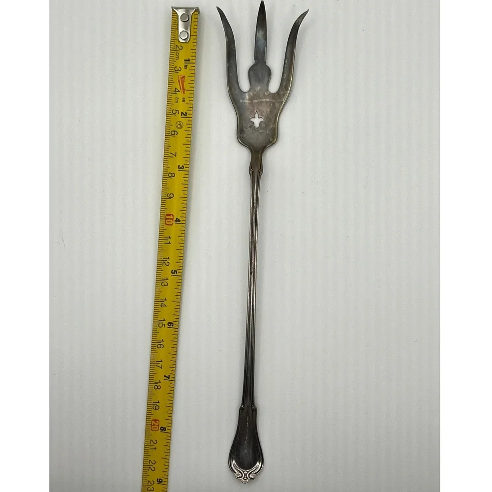 Gorham Norfolk Lettuce Serving Fork Sterling Silver 9in Silver Good Antique 1903